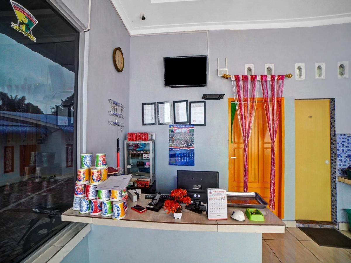 Oyo 90509 Nadia Hotel Pematangsiantar Exterior foto