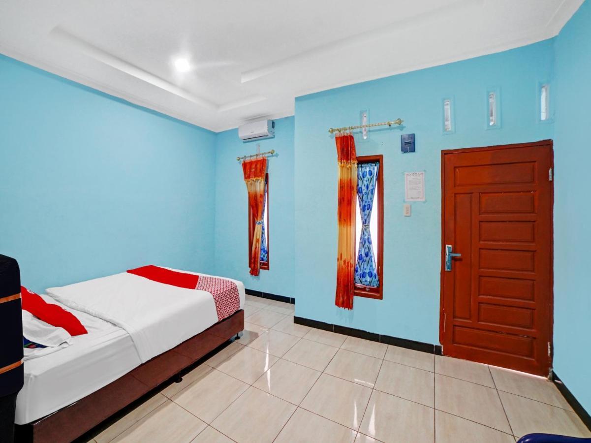 Oyo 90509 Nadia Hotel Pematangsiantar Exterior foto